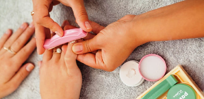 Japanische Maniküre: Natürliche Schönheit für Ihre Nägel