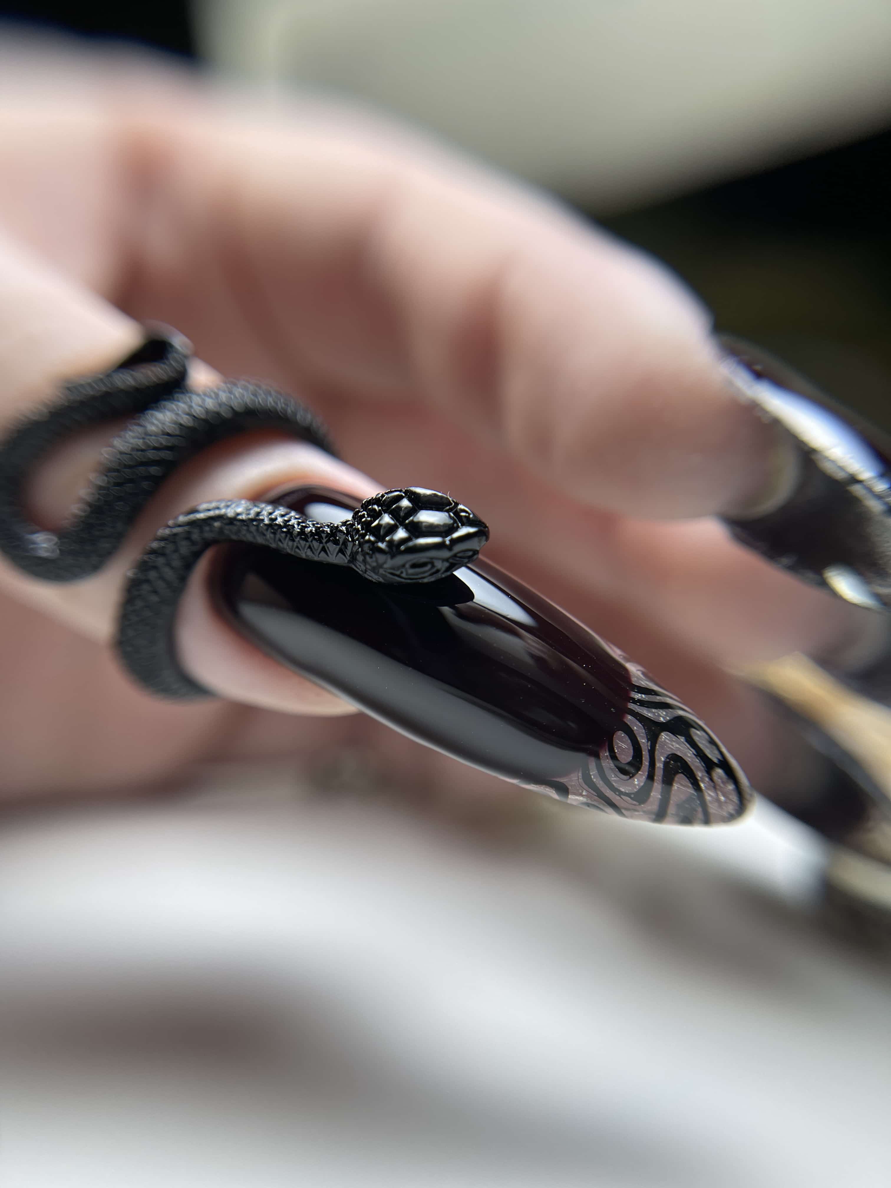 Курс: Апаратний манікюр + укріплення рідким гелем