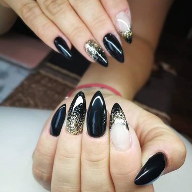 Маникюр 2024 (черный с золотым)