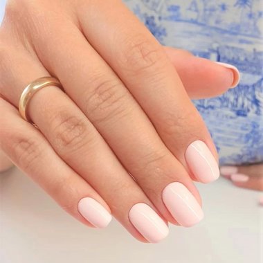 Весенний маникюр (бежевый)