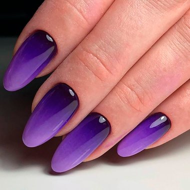 Gradient on nails (Horizontal)