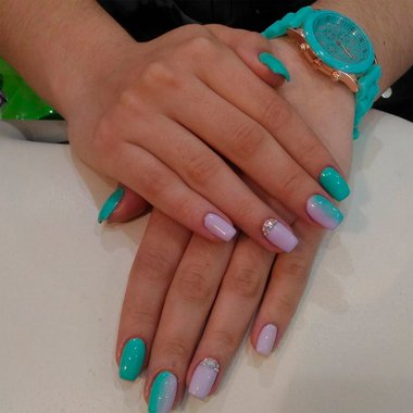 Бирюзовый маникюр (Бирюзовый с розовым)