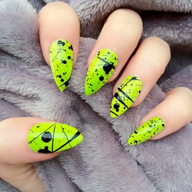 Neon manicure (With black pattern)