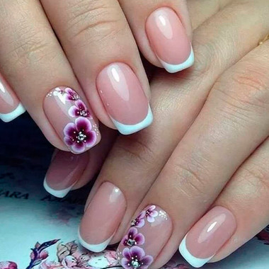 Маникюр с цветами (Френч)