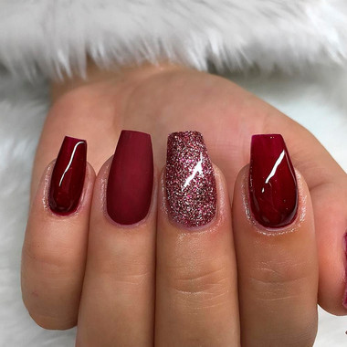 Зимний маникюр 2024 (Бордовый с серебром)