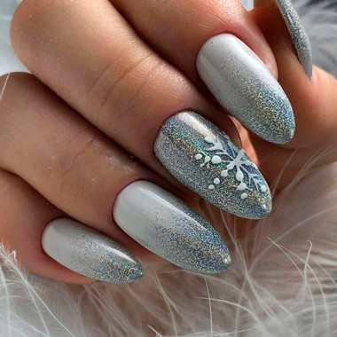 Тренды маникюра - декабрь 2024 (Серебристый)