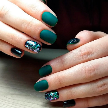 Зимний маникюр 2025 (Хвойные оттенки)