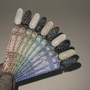 Топ для ногтей Touch Twinkle top 03 прозрачный с изумрудными блестками и светоотражающим шиммером 13 мл - Фото №3