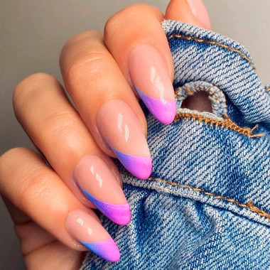 Manicure April 2025 (Gradient French)