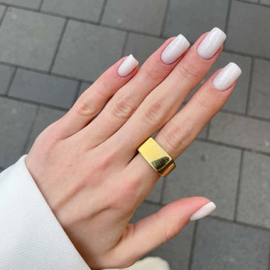 Milk manicure