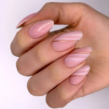 Нежный маниюкюр