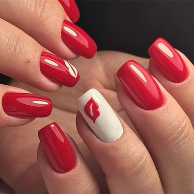 Red Valentine’s Day manicure