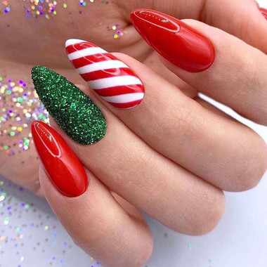 Christmas manicure red