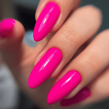 Almond manicure (bright)