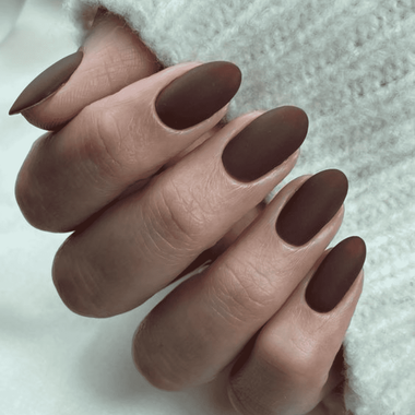 Oval Manicure (Brown)