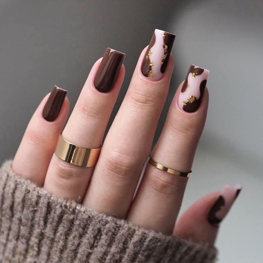 Manicure with chocolate print