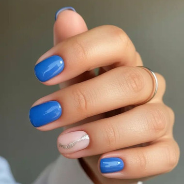 Blue manicure with silver wave