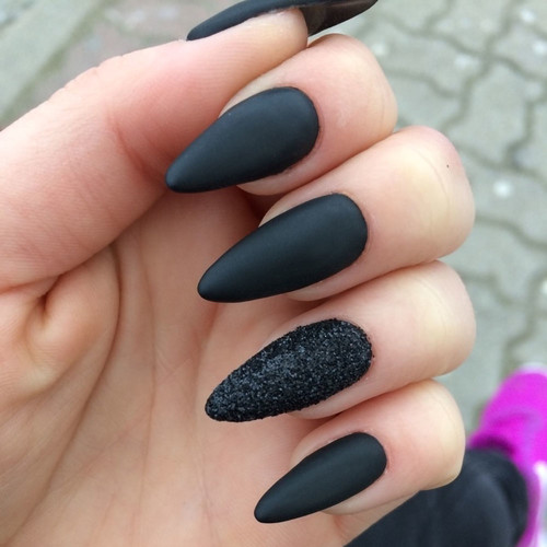 Маникюр 2024 (черный пастельный)