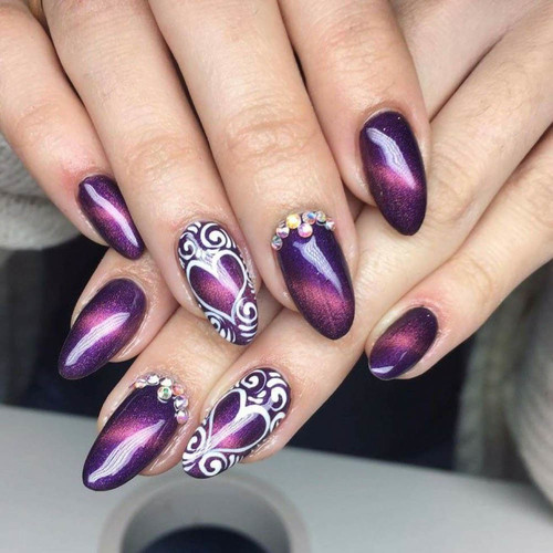 Manicure cat's eye (with hearts)