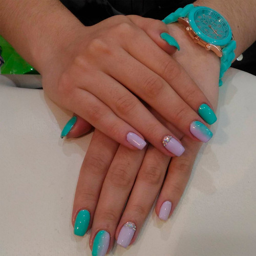 Бирюзовый маникюр (Бирюзовый с розовым)