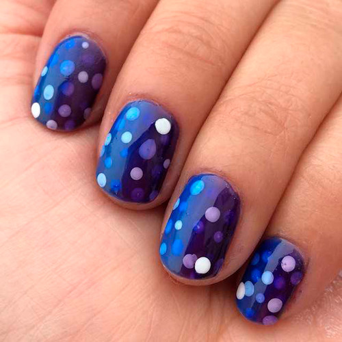 Manicure w kropki (Chaotyczny)