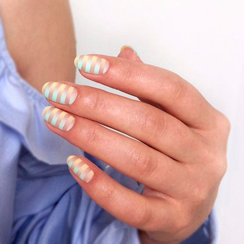 Градиент на ногтях (Полосатый)