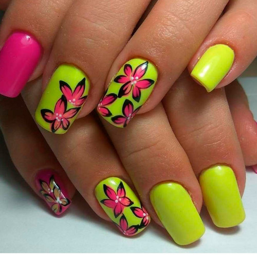 Маникюр с цветами (Неоновый Дизайн)