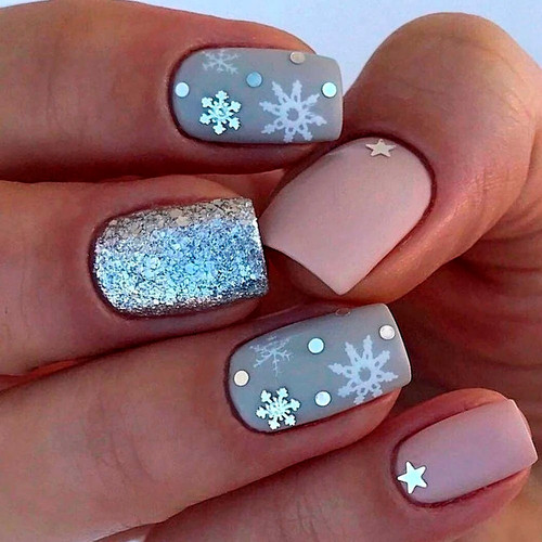 Manicure with winter patterns (Matte prints)