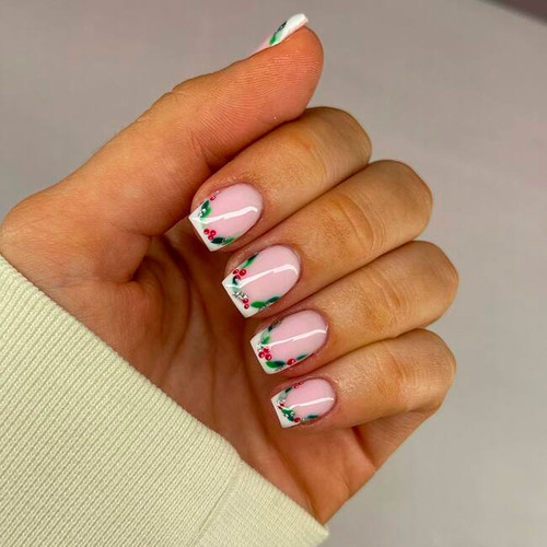 Manicure with winter patterns (French)