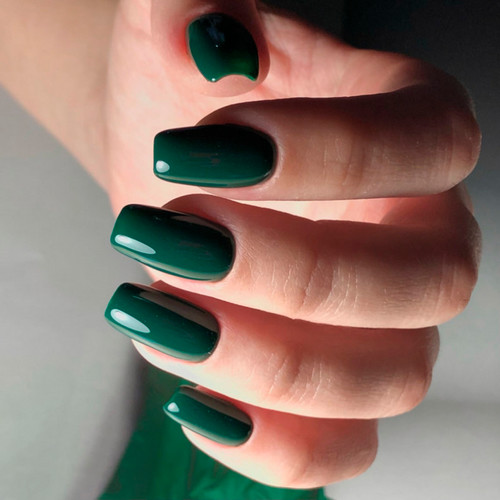 Modny Manicure 2025 (Głęboki Szmaragd)