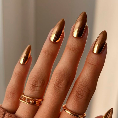 Modny Manicure 2025 (Złoty Chrom)
