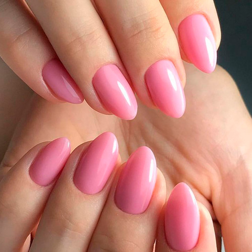 Modny Manicure 2025 (Delikatny Różowy Połysk)