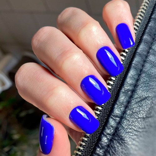 Modny Manicure 2025 (Elektryczny Błękit)