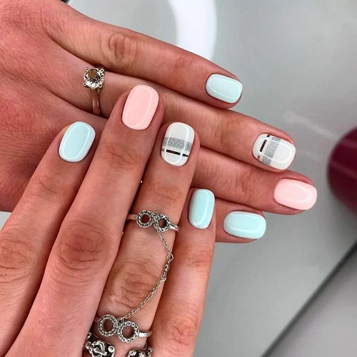 Manicure for short nails