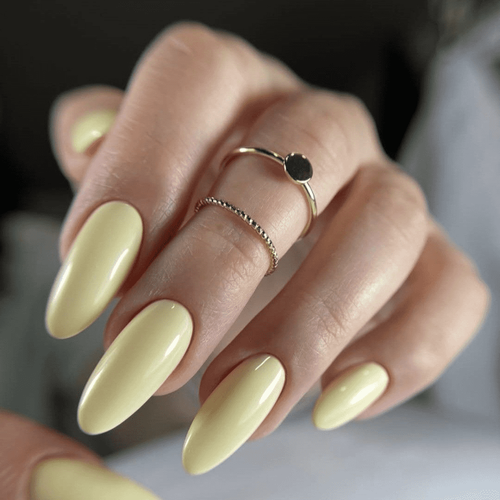 Oval Manicure (Yellow)
