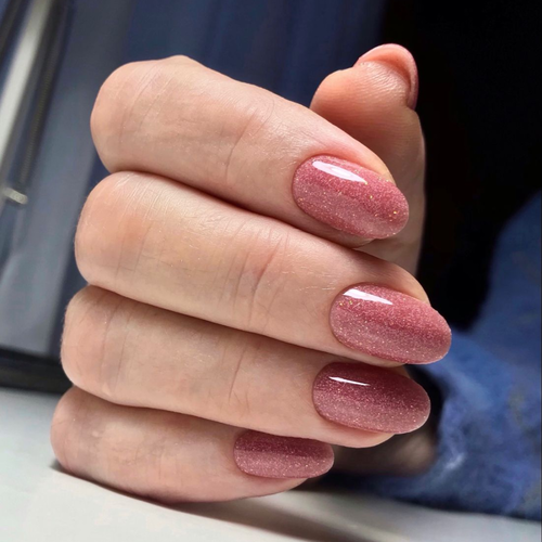Rosa Nägel mit Glitzer