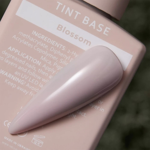 База для ногтей HEYLOVE Tint base Forest Blossom пудрово-бежевый 15 мл - Фото №2