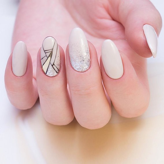 Зимний маникюр 2023-2024 (геометрический узор)