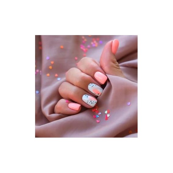 Summer manicure (With multi-colored design)