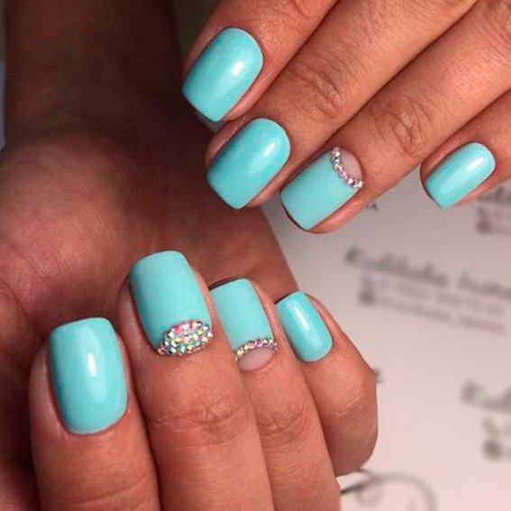 Turquoise manicure (With decorations)
