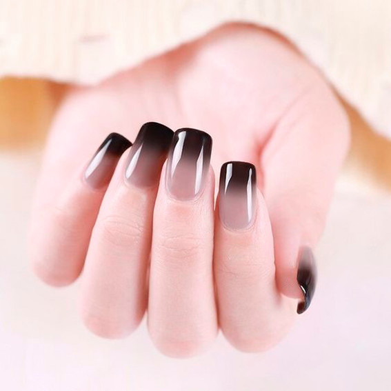 Gradient on nails (Black Ombre)