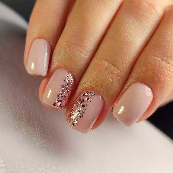 Minimalistyczny manicure (Z Połyskiem)