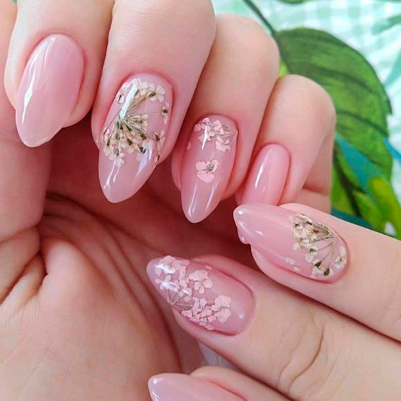 Manicure with flowers (Nude)