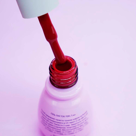 Gel polish Toki-Toki Lady in Red № 003 deep red 5 ml - Фото №2