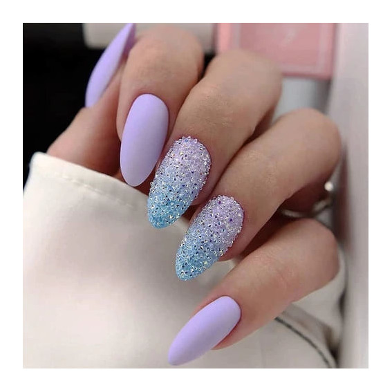 Нежный маниюкюр