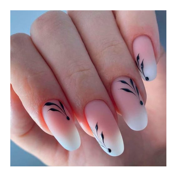 Delicate hybrid nails