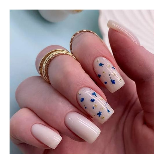 Нежный маниюкюр