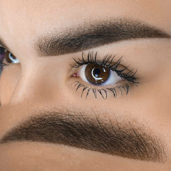 Permanent eyebrow make-up