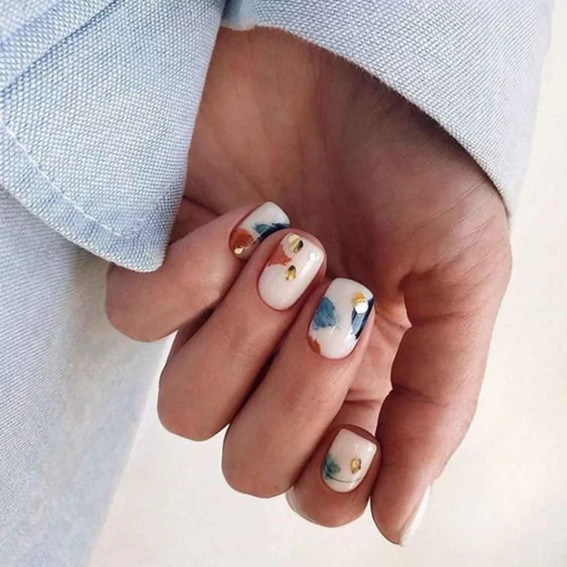 Manicure for short nails