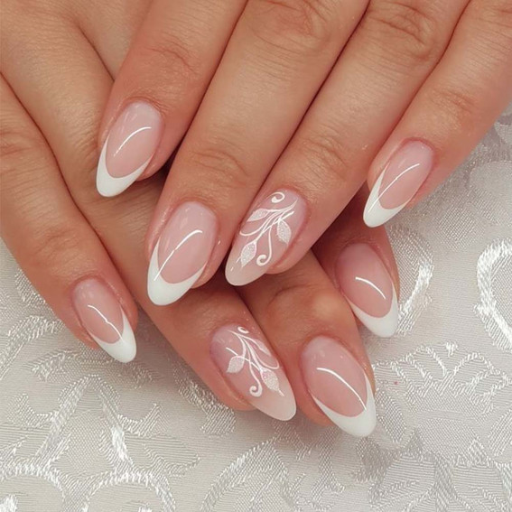 Zarte festliche French-Maniküre